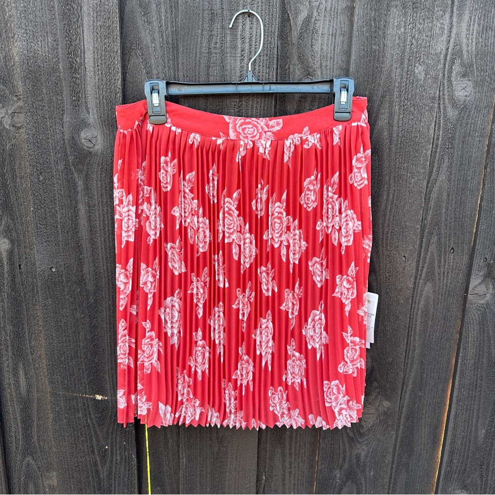 Modcloth pleated red white floral skirt with swing feminine women's size 10
